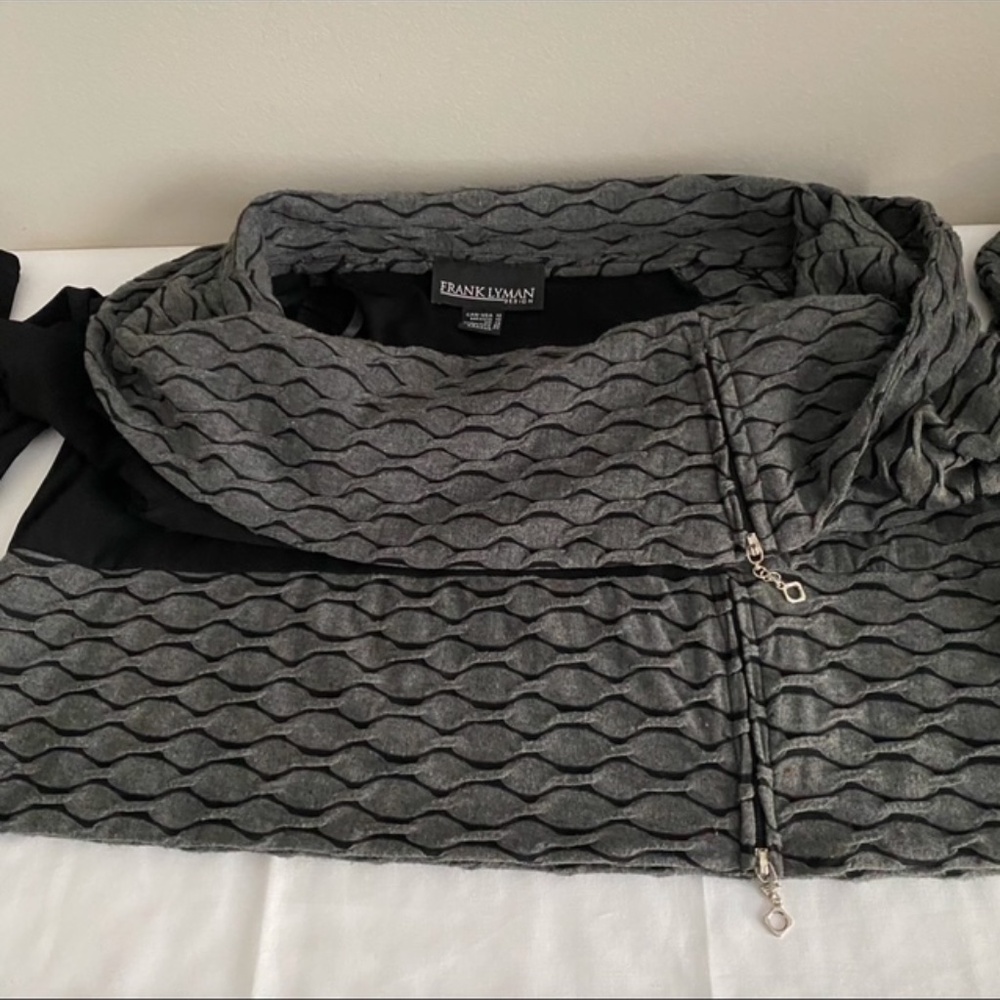 Frank Lyman Black and Gray Cowl Neck Sweater with Unique Two-Tone Design Size 12 - Picture 6 of 6